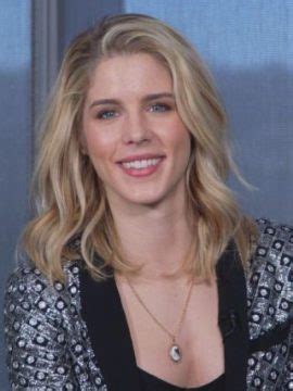 Emily Bett Rickards Deepfake Porn ️ SexCelebrity